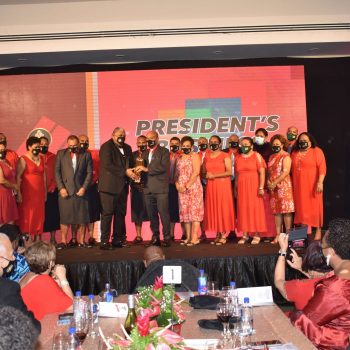 Mr Tevita Kuruvakadua, the CEO of iTaukei Land Trust Board, receiving the 2021 Fiji Business Excellence President’s Award from Chief Guest, the President of the Republic of Fiji, His Excellency Ratu Wiliame Katonivere.