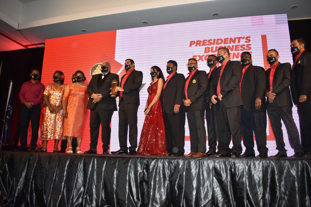 Mr. Stanley Raniga, the General Manager of Future Farms Pte Ltd, receiving the 2021 Fiji Business Excellence President’s Award from Chief Guest, the President of the Republic of Fiji, His Excellency Ratu Wiliame Katonivere.