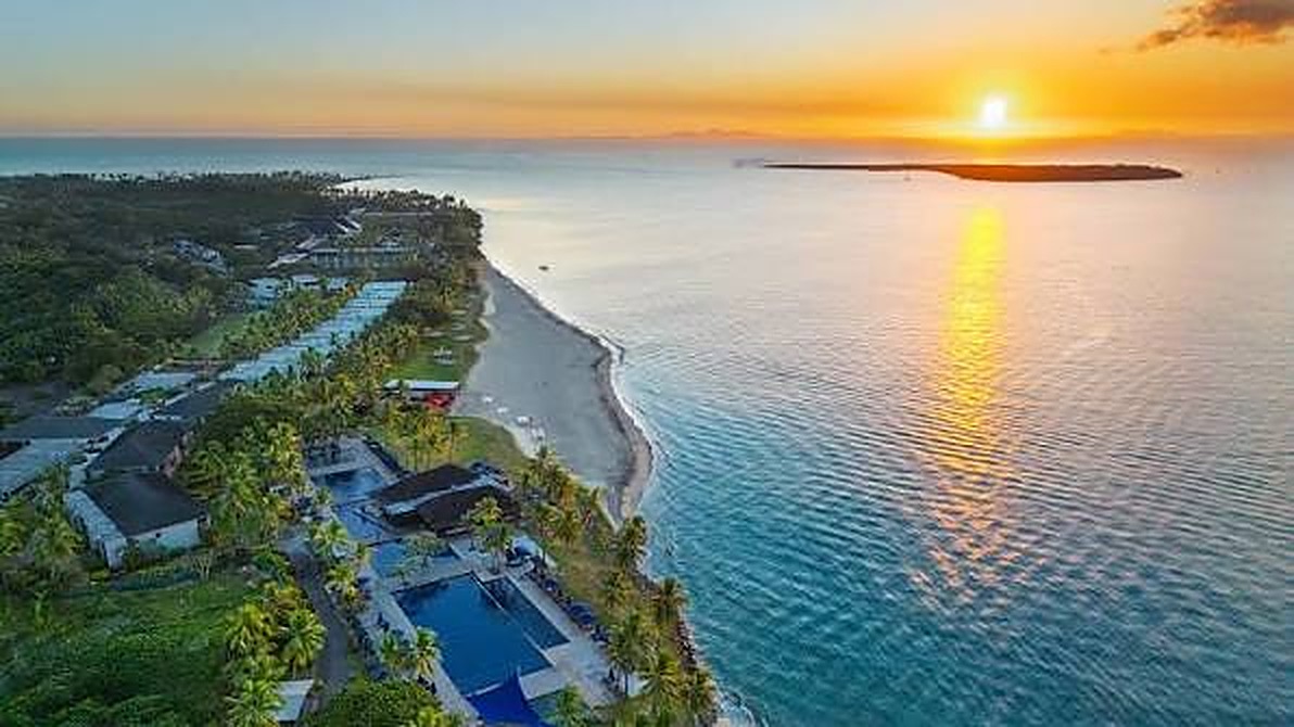 Hilton Hotel, Nadi — beachfront at sunset